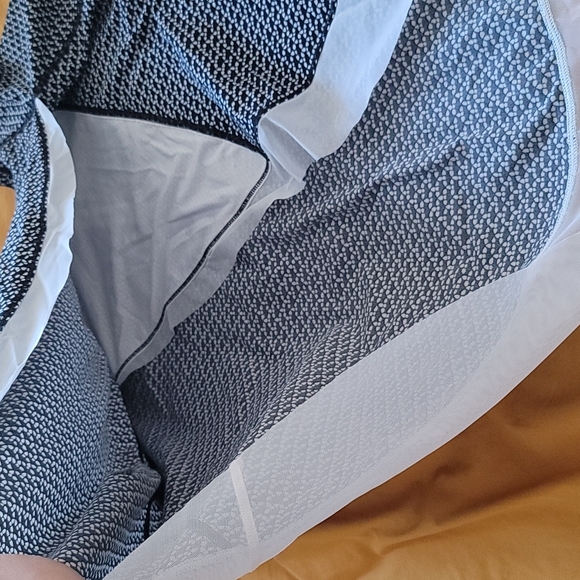 Lululemon top - Picture 3 of 3